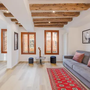  Apartment Ca' San Giacomo Canal View